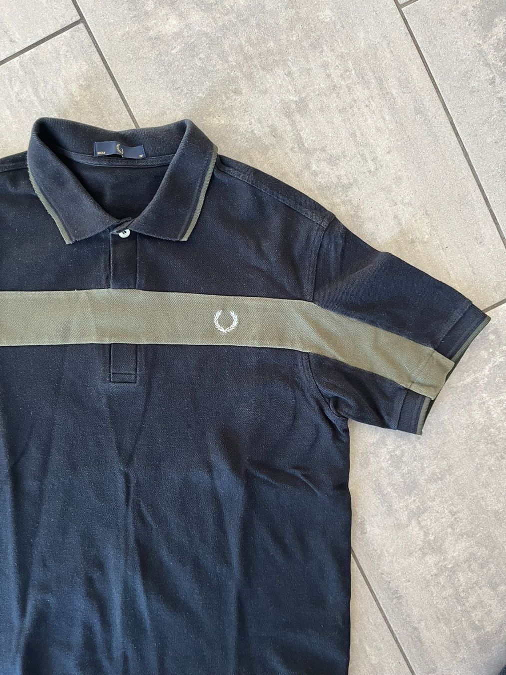 Fred Perry Magliette Polo: FRED PERRY Poloshirt Schwarz – Usato da Otelfingen venduto da Denis_ZH 1