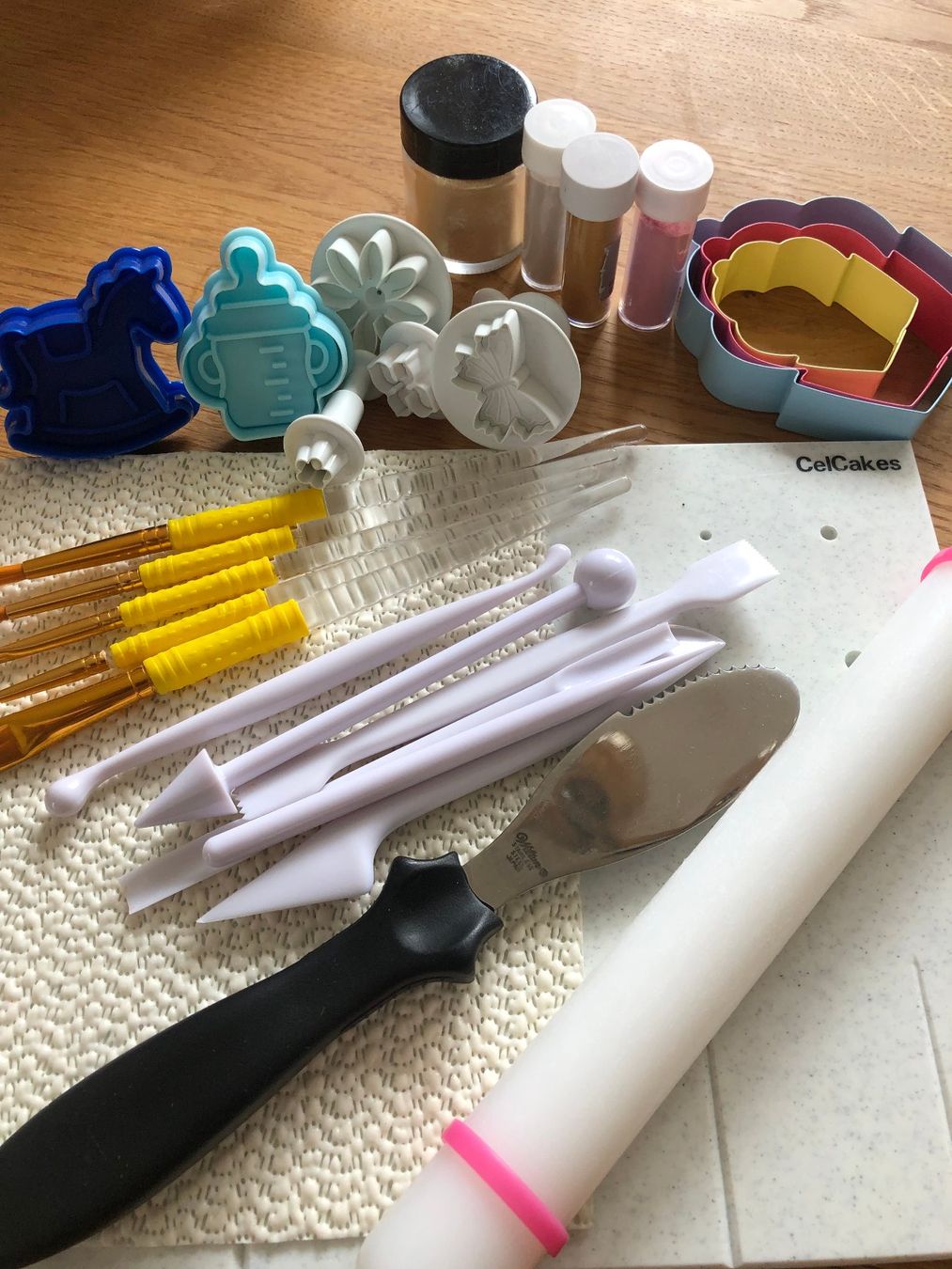 Kit bricolage: Utensilien für Cupcake oder Tortendeko – Nuovo (secondo la descrizione) da Neuenkirch venduto da jojo79ZH