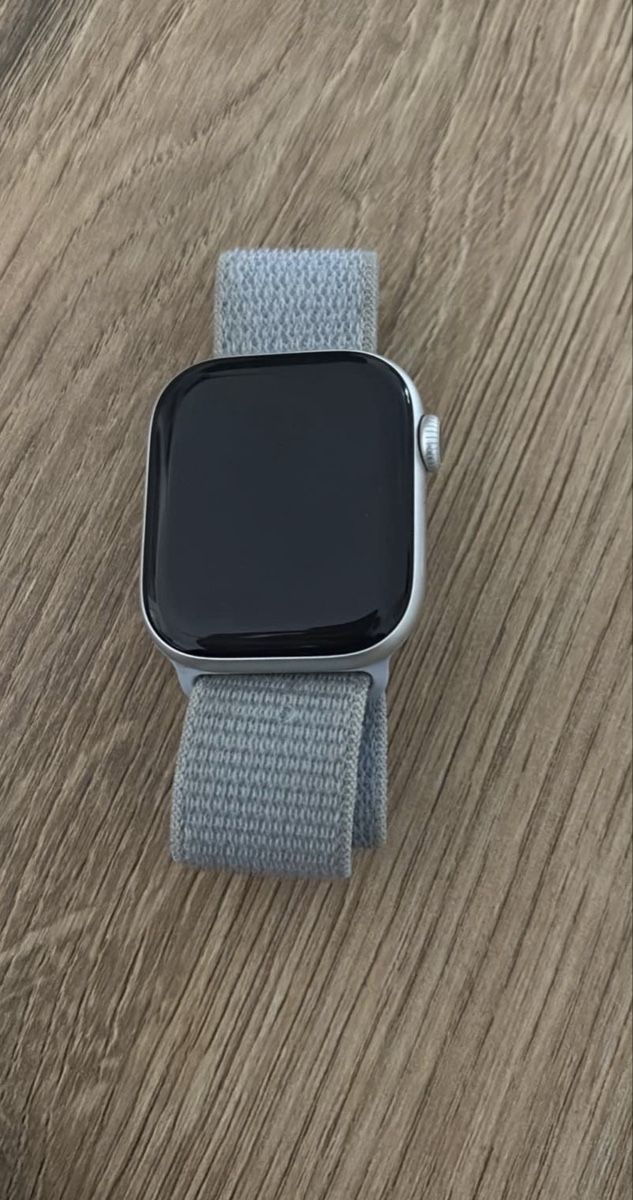 Apple Smartwatch: Apple Watch 10 42mm GPS + Accessoires – Nuovo (secondo la descrizione) da Vuiteboeuf venduto da fan_76c9