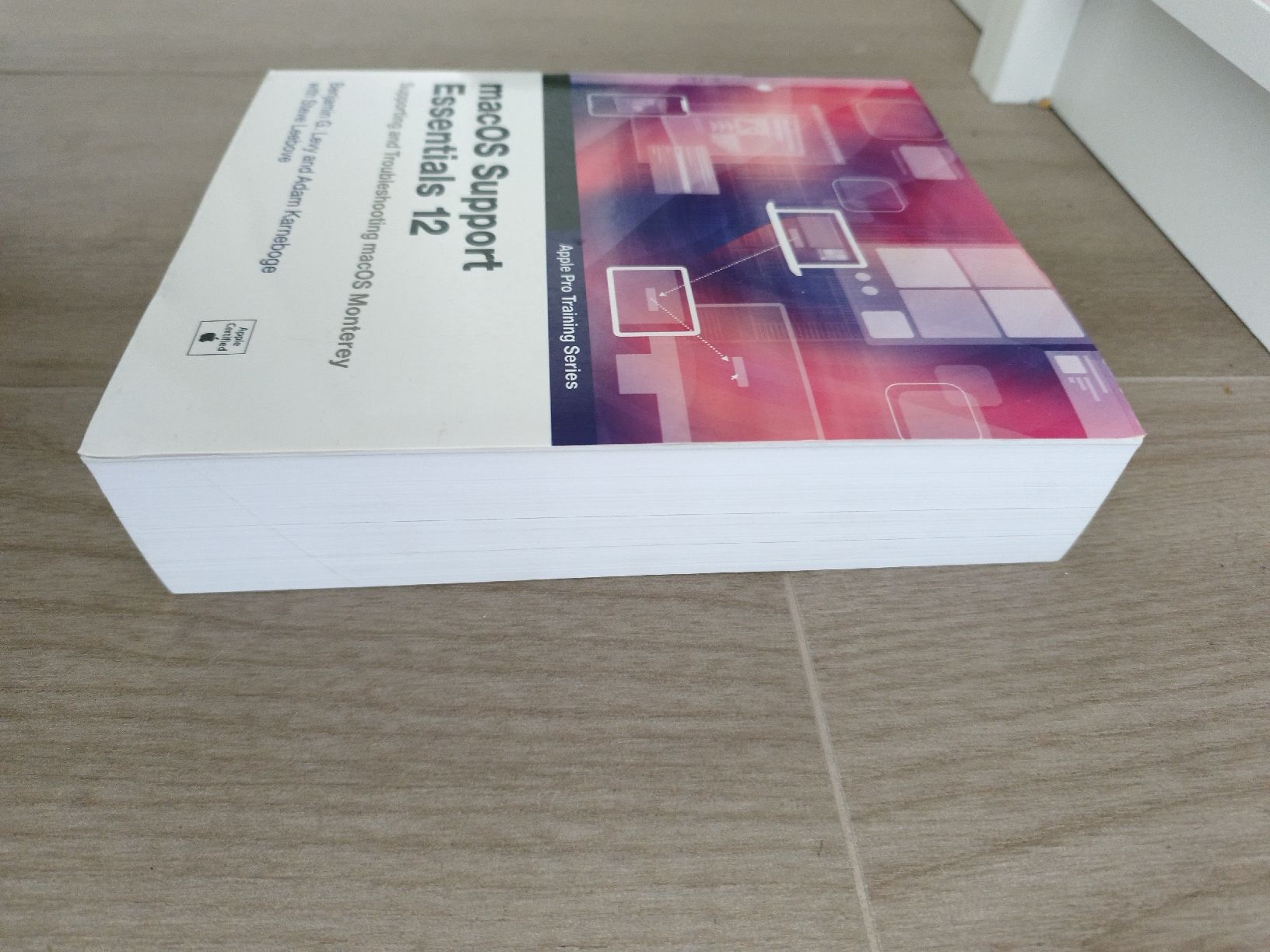 Libri: Apple Pro Training – macOS Support Essentials 12 – Monterey – Nuovo (secondo la descrizione) da Uetliburg SG venduto da mar_957n 2