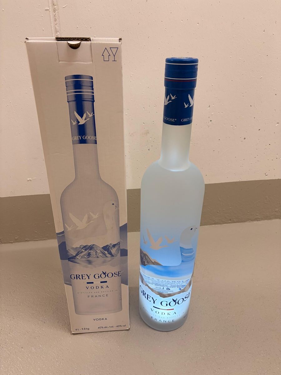 Grey Goose Bevande alcoliche: Grey Goose Vodka 6L 40% vol. Originalverpackt – Nuovo e nell'imballaggio originale da Liestal venduto da isa_8y72