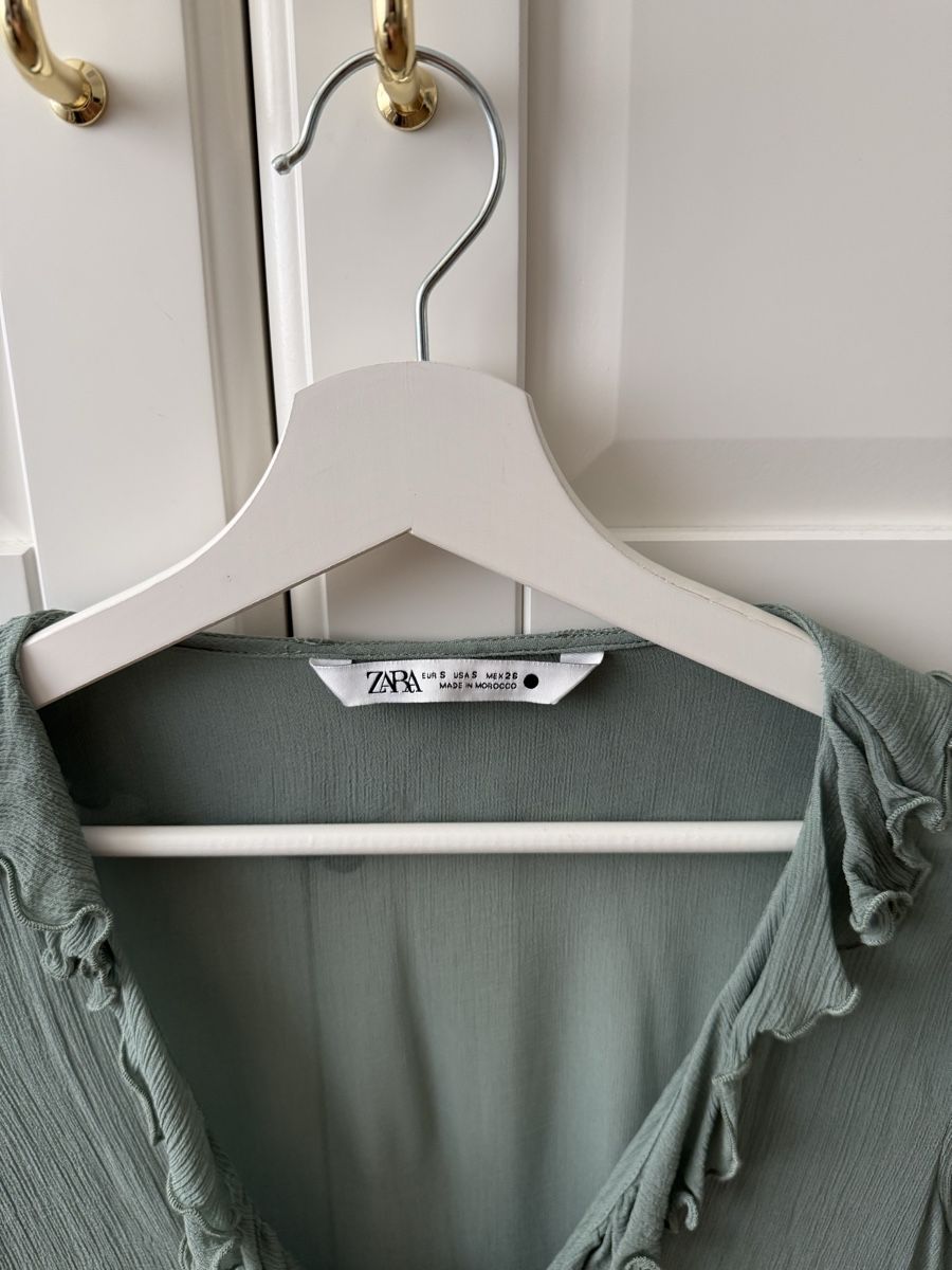 Zara Camicette: Zara Bluse mit Rüschen Gr.S – Nuovo (secondo la descrizione) da Giswil venduto da Ody2 1