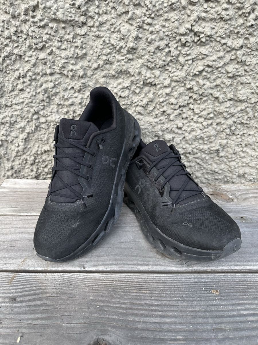 On Chaussures hommes: ON Cloudtilt Herren schwarz Grösse 44 – D'occasion à St.Gallen par leko11