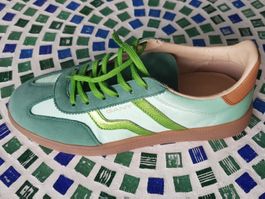 GANT Sneaker sehr modisch in grün  Gr. 38