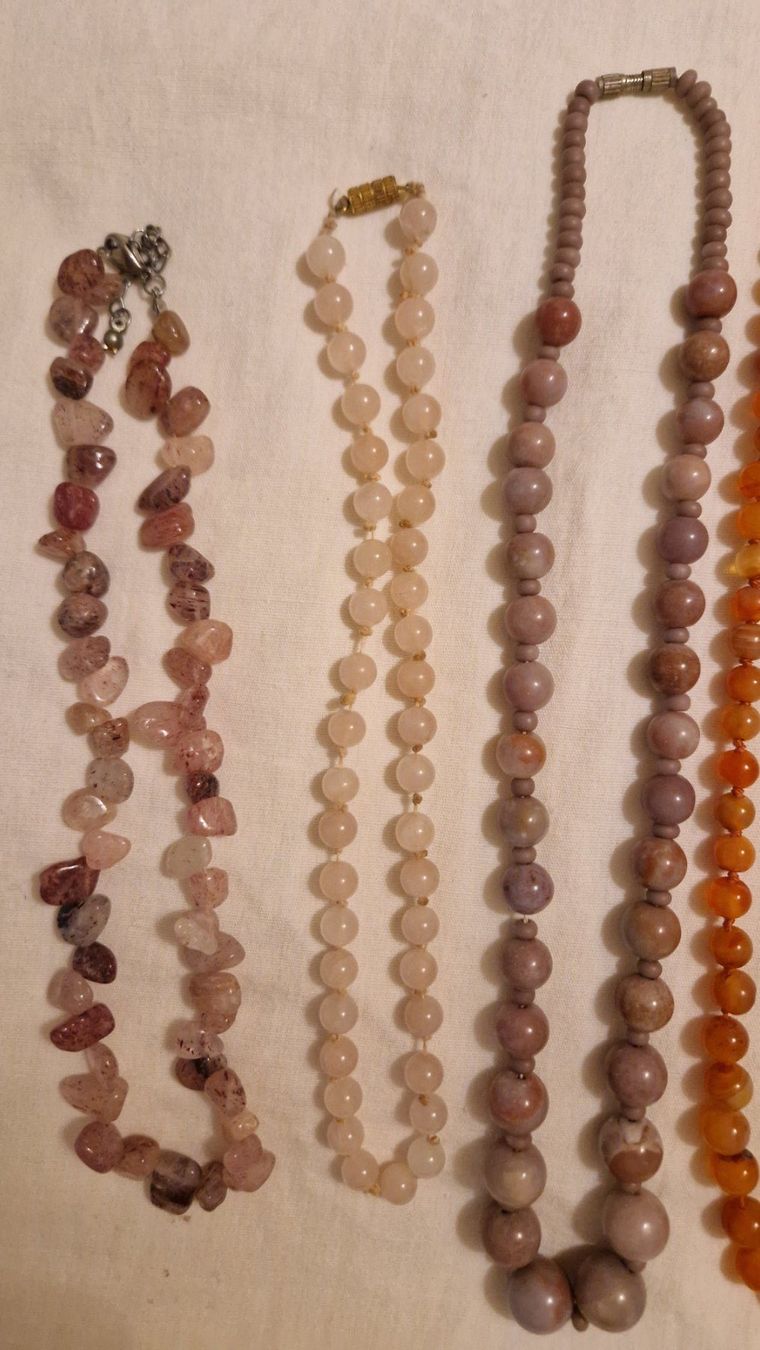 Autres bijoux: 6 Halsketten verschiedene Steine – D'occasion à Rütihof par Teddy1985 1