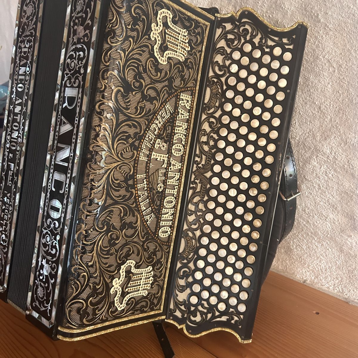 Strumenti musicali: Franco Antonio Verdelis Akkordeon – Usato da Basel venduto da bellespirit