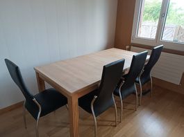Massiver Holztisch frisch geschliffen + 4 Stühle gratis