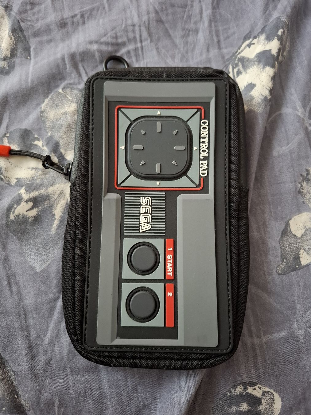 Zara Taschen: SEGA X Zara MASTER SYSTEM Pad Controller Handytasche wie neu – Neu (gemäss Beschreibung) aus Schlieren von car_w57d 2
