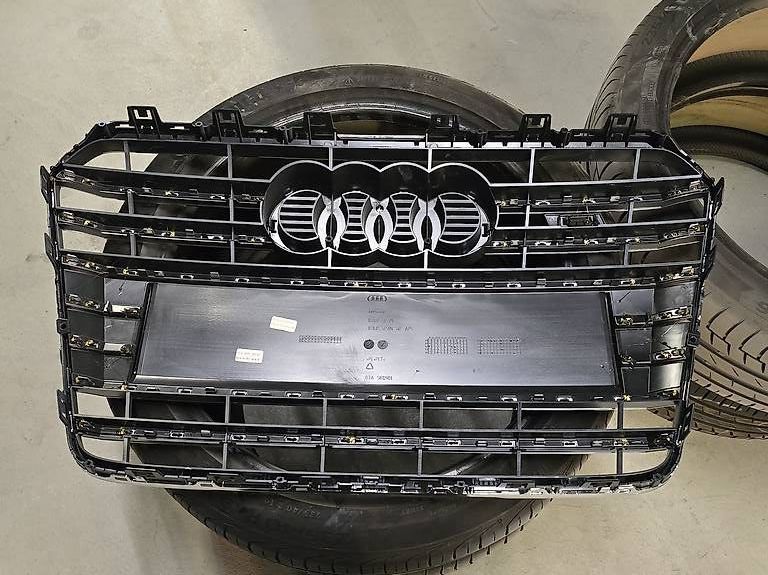 Audi Tutti pezzi di ricambio auto: AUDI S5 Kühlergrill Original Neu – Nuovo (secondo la descrizione) da Reinach AG venduto da RenaultSportRS 1