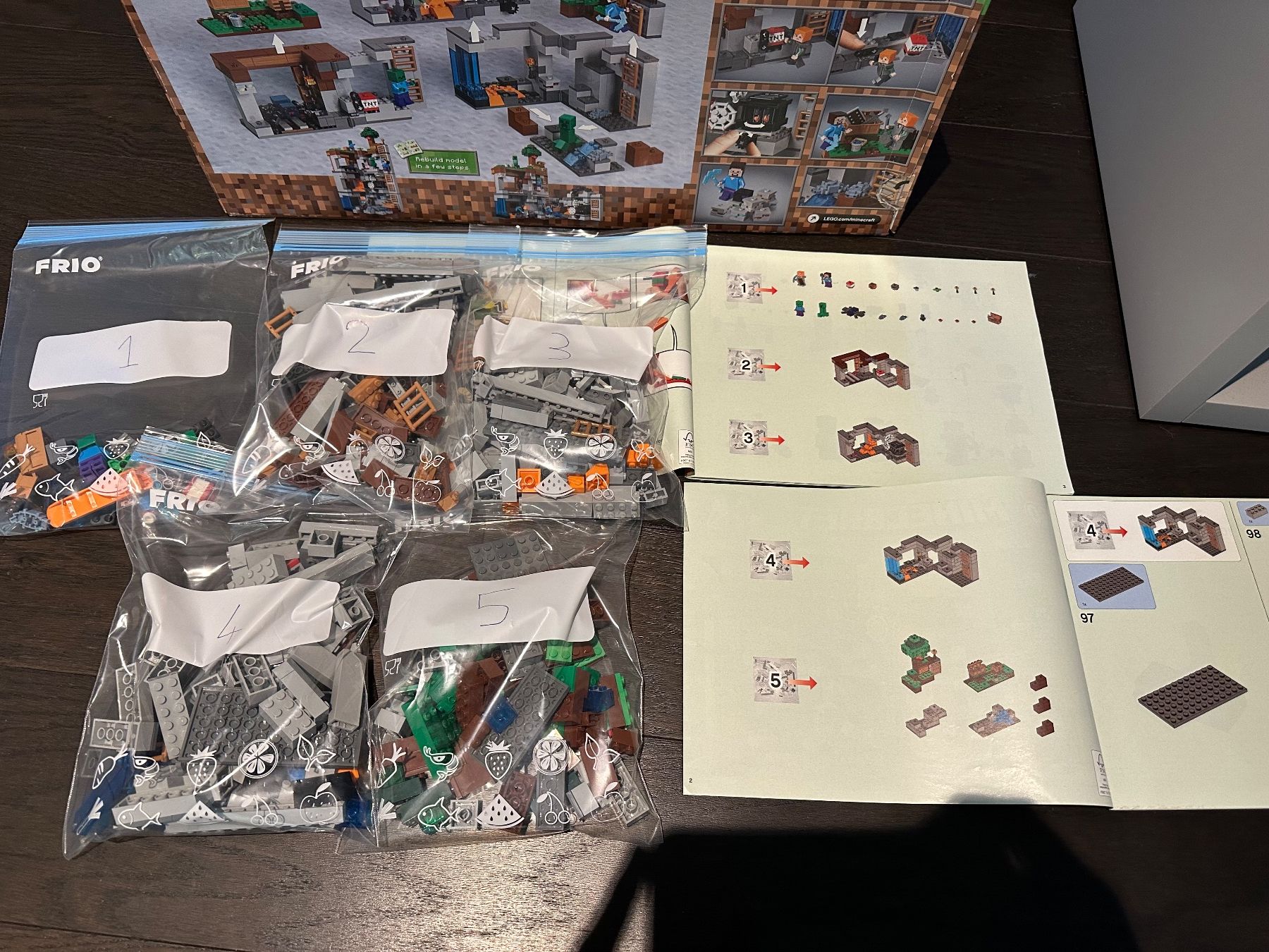 Lego Kit di costruzioni: LEGO Minecraft 21147 The Bedrock Adventures – Usato da Pianezzo venduto da fil_fv5l 5