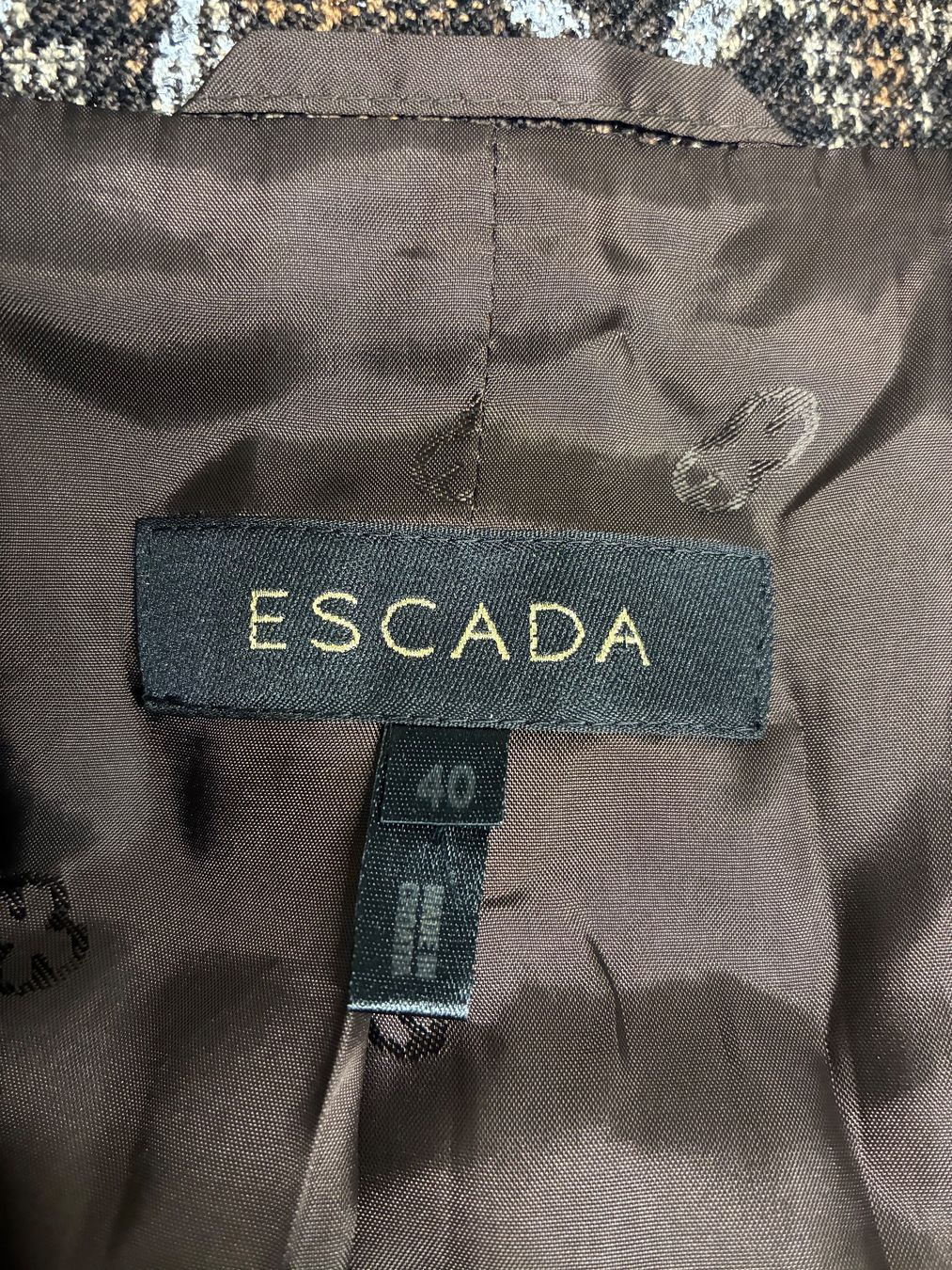Escada Jacken: Escada Blazer aus Schurwolle in Grösse 40 – Gebraucht aus Zürich von van_5xbk 4