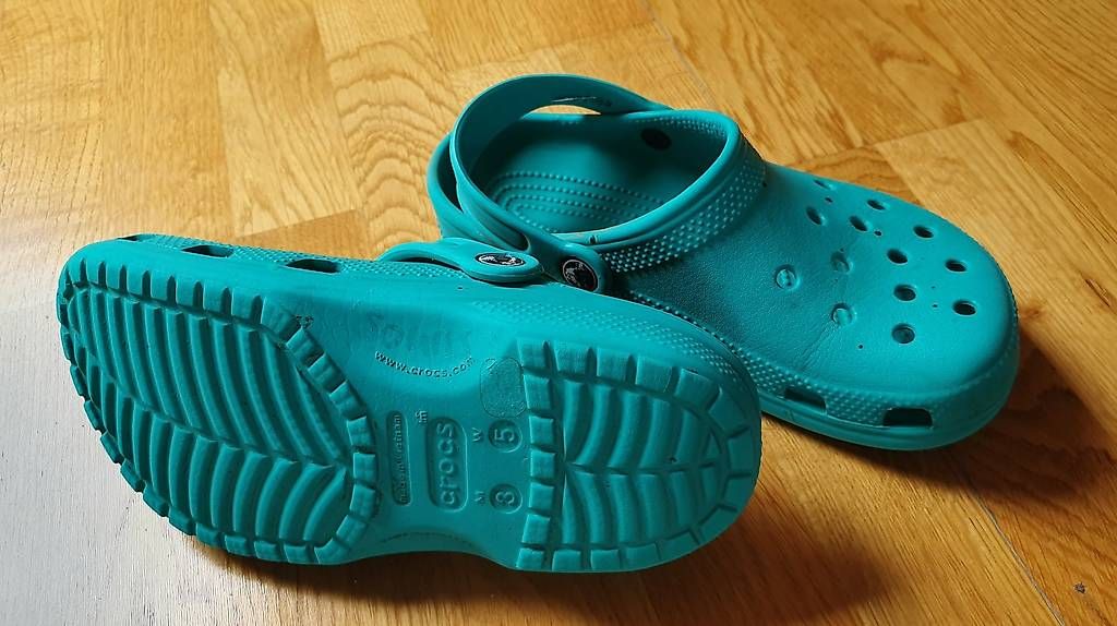Crocs Scarpe da uomo: Crocs  M3, W5 – Usato da Niederwangen b. Bern venduto da thurncaro 1