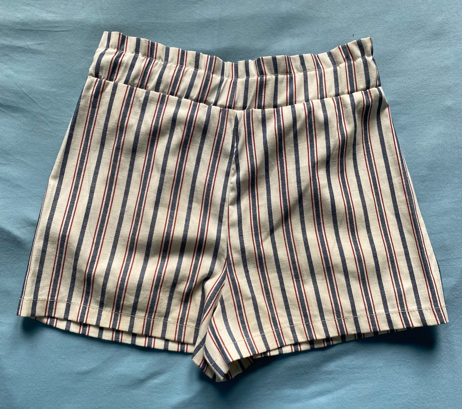 Bershka Hosen: Bershka Shorts XS – Gebraucht aus Altendorf von am9j_nt 3