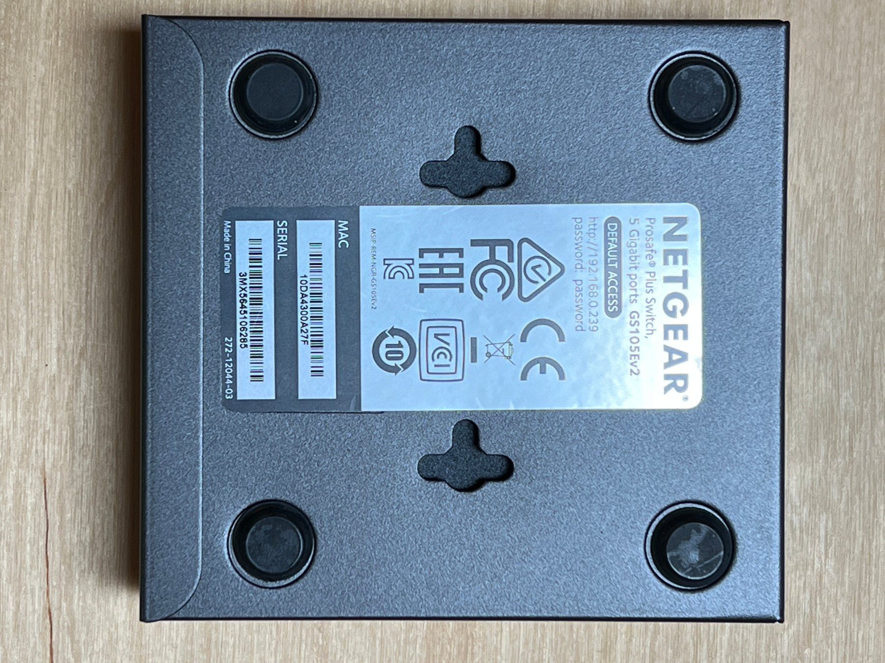 Netgear Hubs & Switches: Netgear / ProSAFE Plus 5-Port Gigabit-Switch GS105Ev2 – Gebraucht aus Gebenstorf von  3