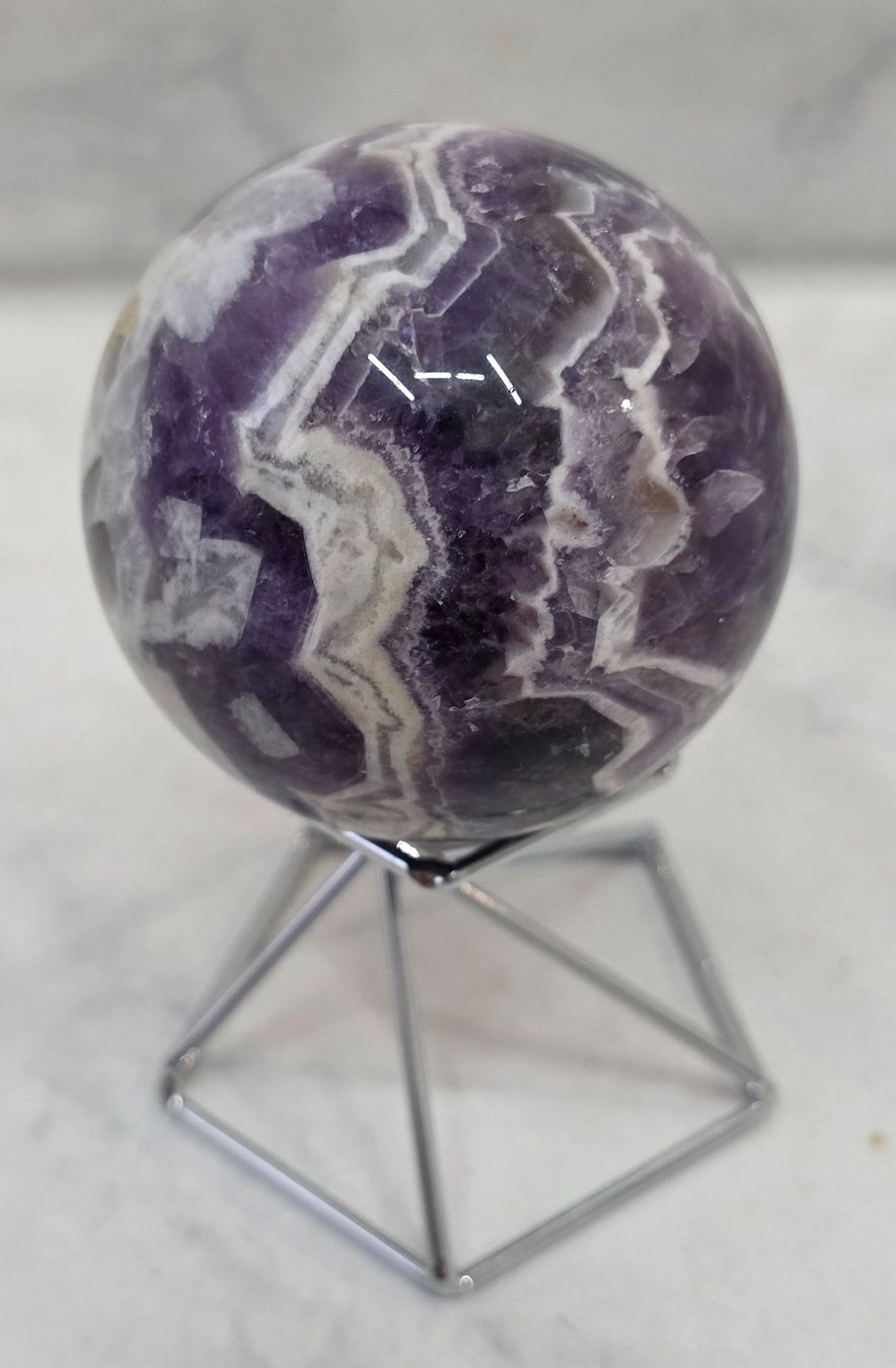 Minerali & Pietre curative: Chevron Amethyst Kugel B 54mm 218g – Nuovo e nell'imballaggio originale da Matzingen venduto da Shay_Crystalz 1