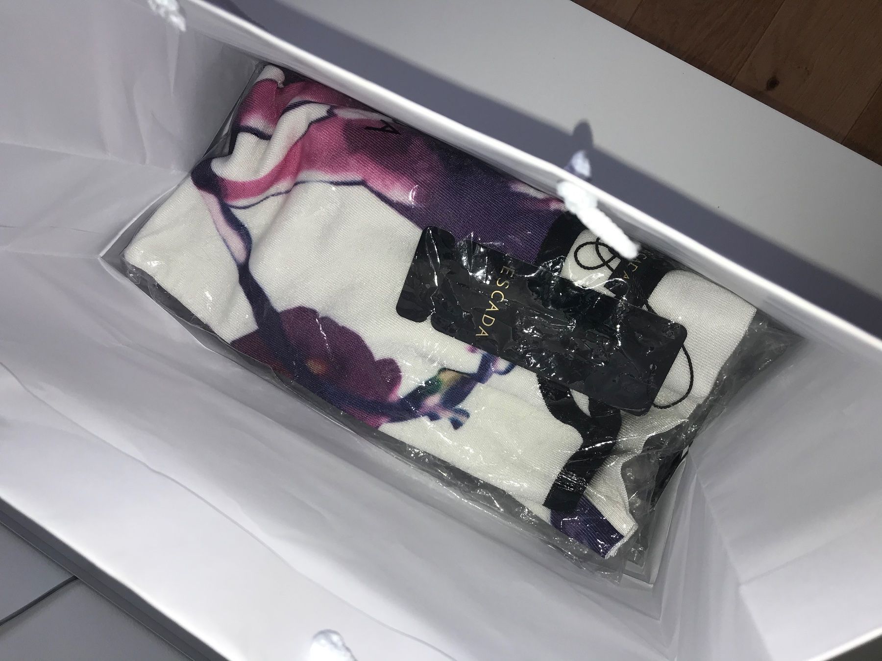 Escada Maglioni & Felpe: Escada Pulli Gr.34 – Nuovo e nell'imballaggio originale da Stäfa venduto da Exclusive0 7