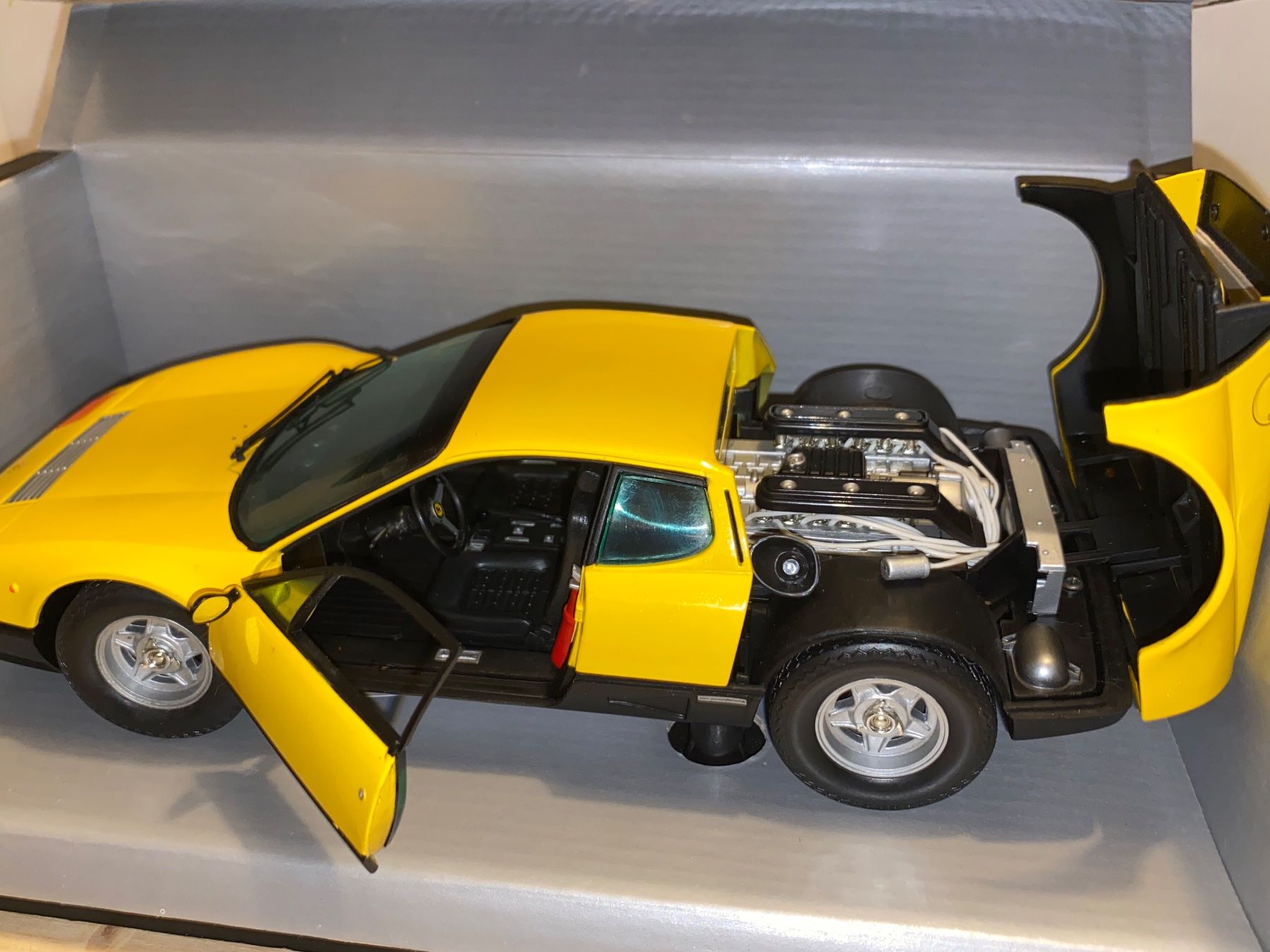 Ferrari Modellautos: Ferrari 512 BB 1/18 – Neu (gemäss Beschreibung) aus Wohlen AG von PrivatSammlung 4