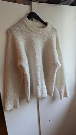 Pullover von Manor in Grösse M/L. Enthält einen kleinen Woll
