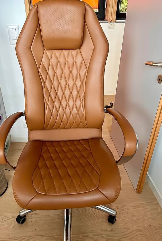 Sedie: Chaise de bureau en cuir – Usato da Vouvry venduto da lov_kv8t 3