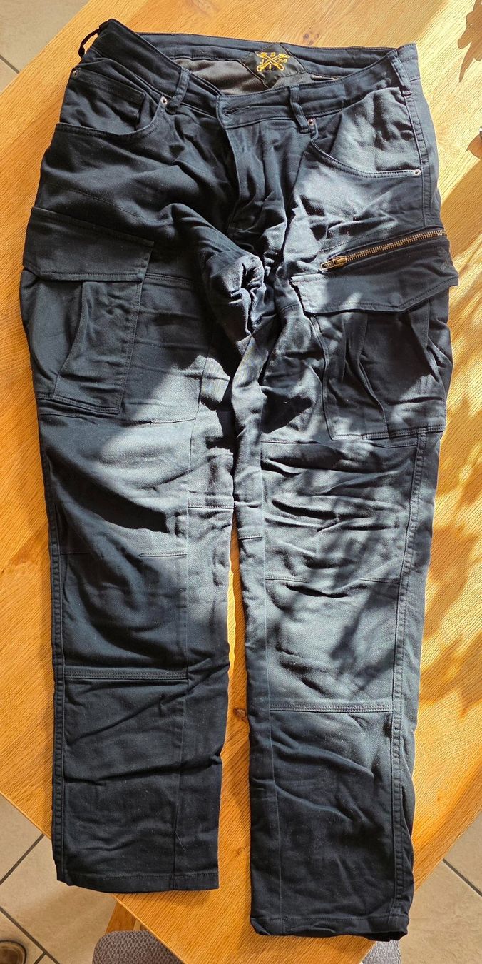 Pantaloni: Motorrad Cargohose in Gr. L – Usato da Brunegg venduto da Lina1970