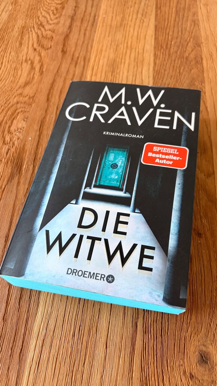 Livres: Die Witwe Kriminalroman – D'occasion à Otelfingen par Spending_Spree