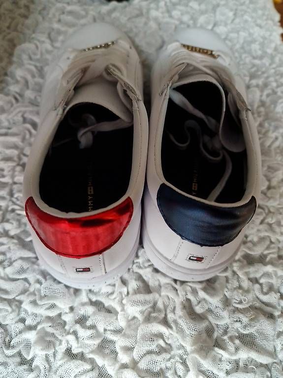 Tommy Hilfiger Scarpe da donna: Tommy Hilfiger Sneaker – Usato da Oberburg venduto da Ladiva99 3