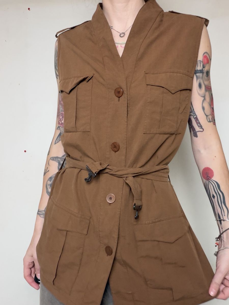 Gilet & Giacche senza maniche: Belted Vest with pockets Brown Size 42 – Usato da Knonau venduto da Grapesvintage 2