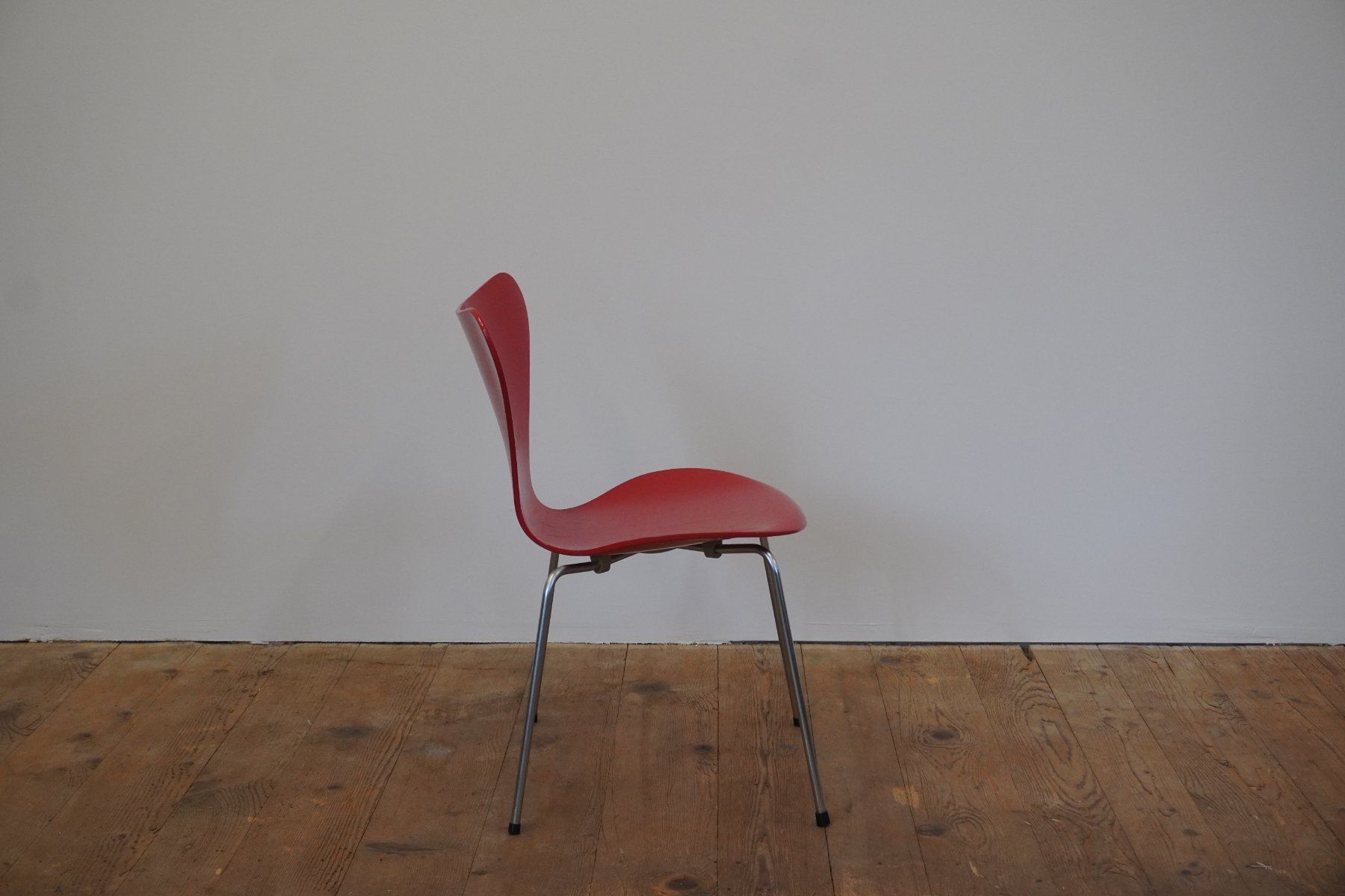Fritz Hansen Stühle: Fritz Hansen Serie 7 rot 3107 Arne Jacobsen – Gebraucht aus Bad Zurzach von QLASSIQ 2