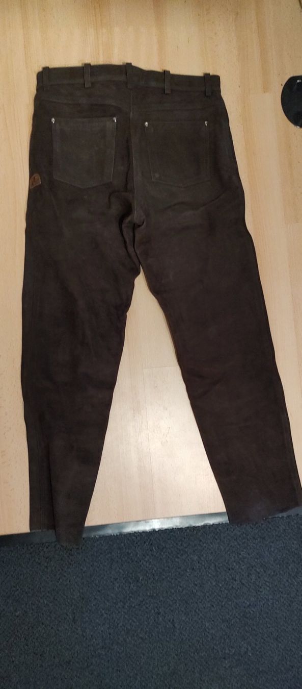 Pantaloni: Damen Lederhose – Usato da Grenchen venduto da car_qq2t 2