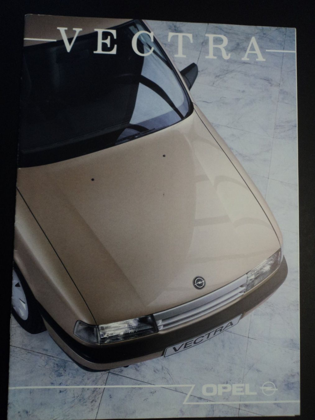 Opel Documents: Prospekt Opel Vectra 1988 – D'occasion à Schwarzenburg par modelCARama