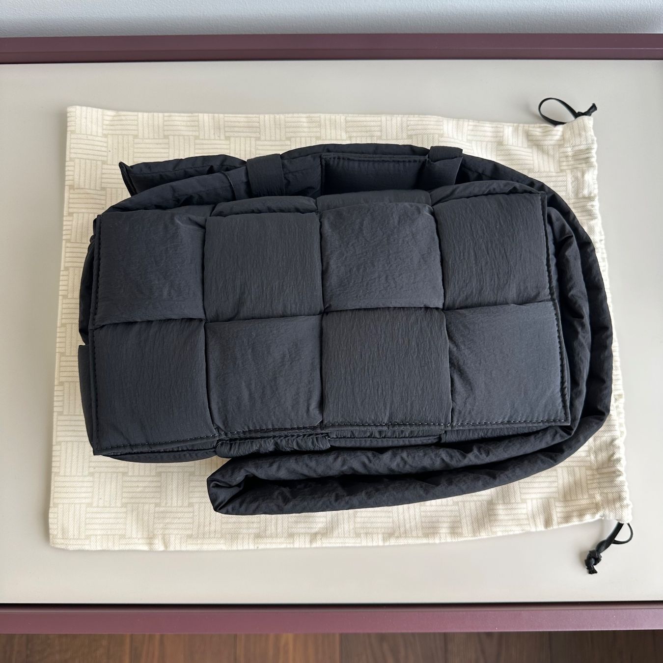 Bottega Veneta Borse: Bottega Veneta Padded Tech Cassette Bag – Nuovo e nell'imballaggio originale da Basel venduto da daniel_daiu 3