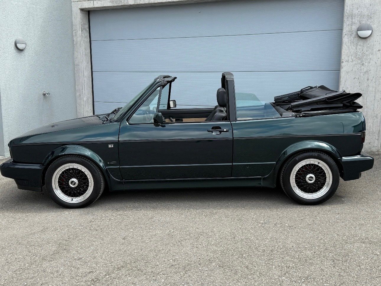VW Automobili: VW Golf1  Cabrio – Usato da Oberwil (Dägerlen) venduto da 1997 2