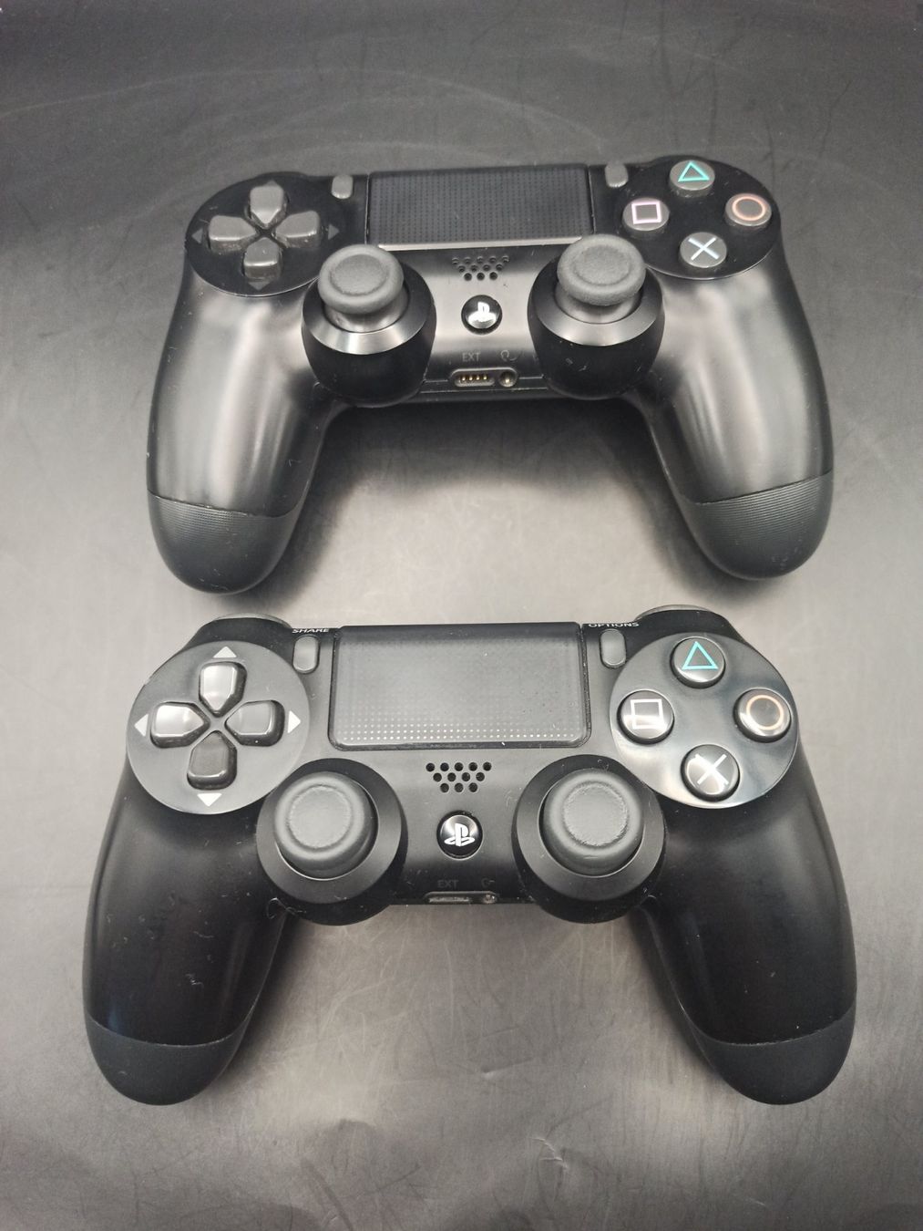 Controller: 2 x Original Controller Sony PS4 Wireless DualShock 4 – Gebraucht aus Oberweningen von mar_87mx 1