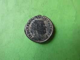 uralte Bronzemünze  18 mm     3.03 g