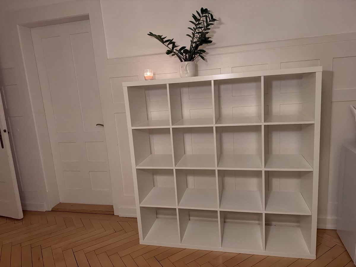 Ikea Étagères: Kallax Regal weiss – D'occasion à St. Gallen par SirAlexander
