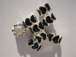 2 Metallperlen, Beads, Herz, schwarz emailliert