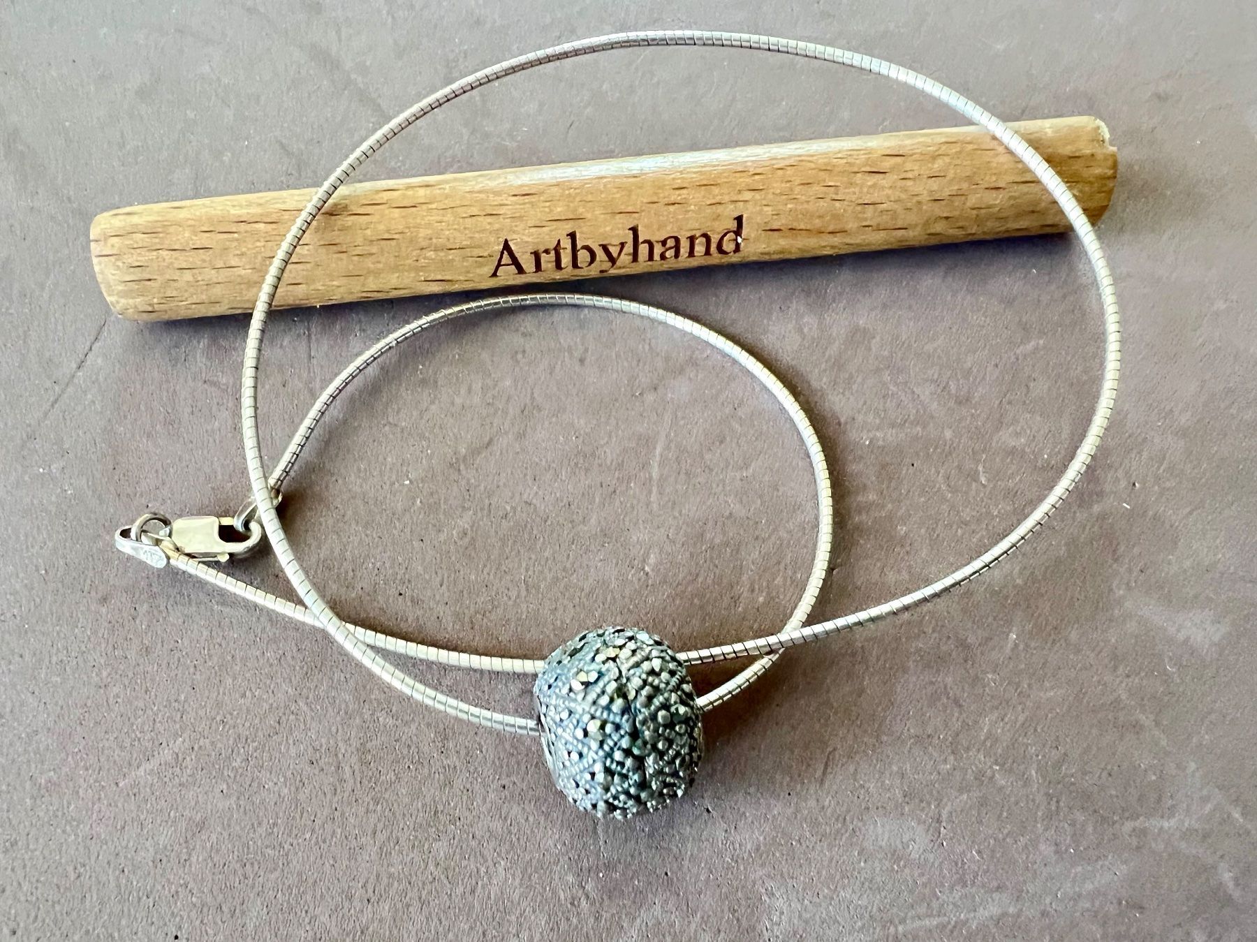 Catenine: 925 Silber Schlangenkette & funkelnder Markasit-Silberkugel – Usato da Ruswil venduto da artbyhand 1