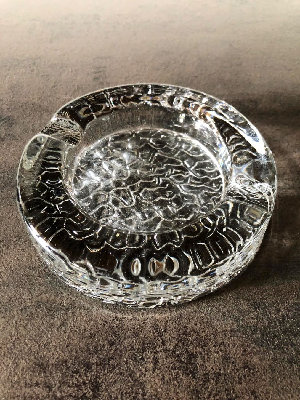 Portacenere: Schwerer Aschenbecher aus Glas 2 – Usato da Burgdorf venduto da Attalos 2