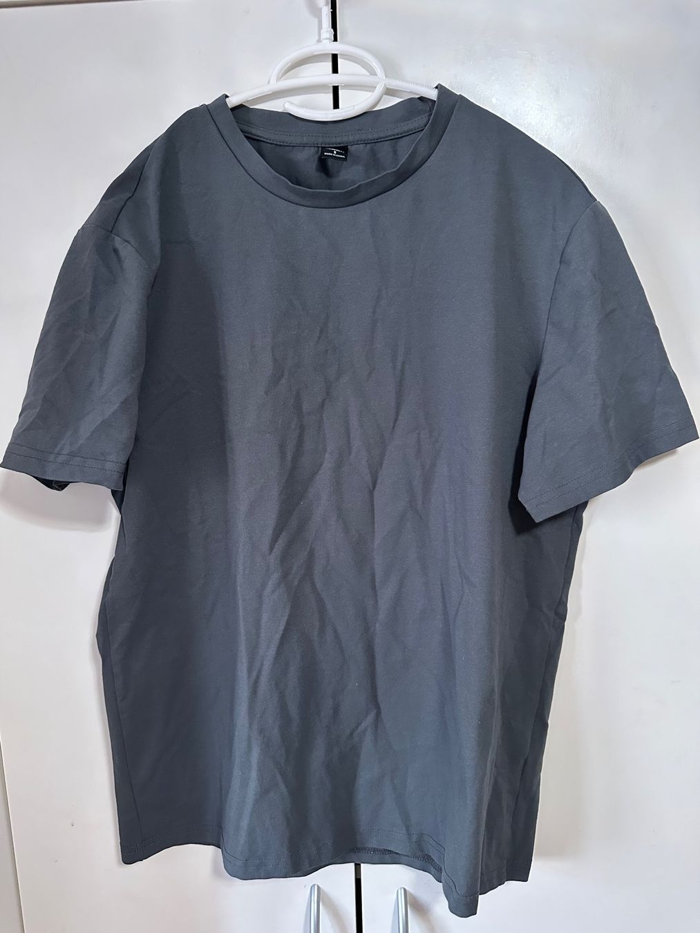 T-shirts: T-Shirt Manfinity grau Grösse S – D'occasion à Schaan par Hermine2018