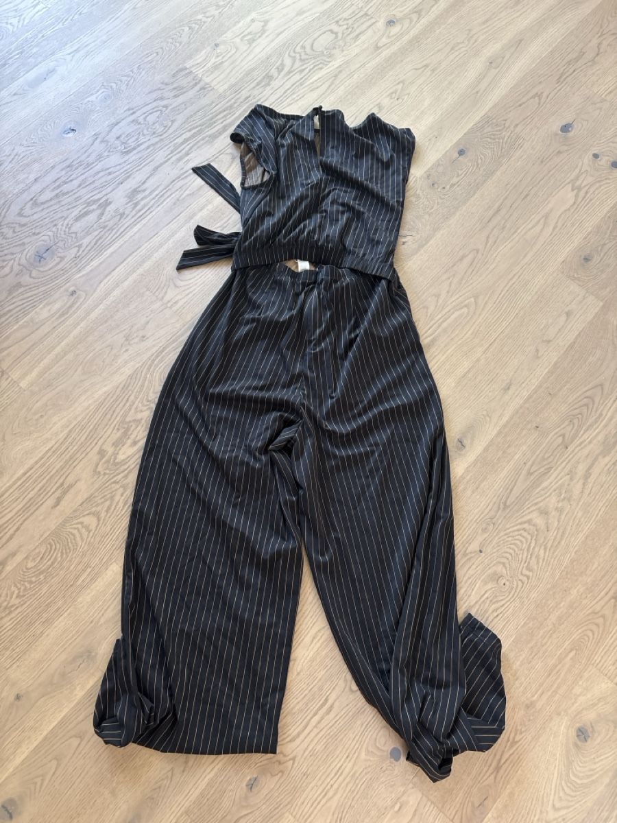 Jumpsuits: Hosenanzug Grösse M Halara – Neuf (Voir description) à Erlinsbach par Camara4 3