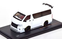 Toyota Hiace Widebody 2018 weiss / schwarz      1:43 von IXO