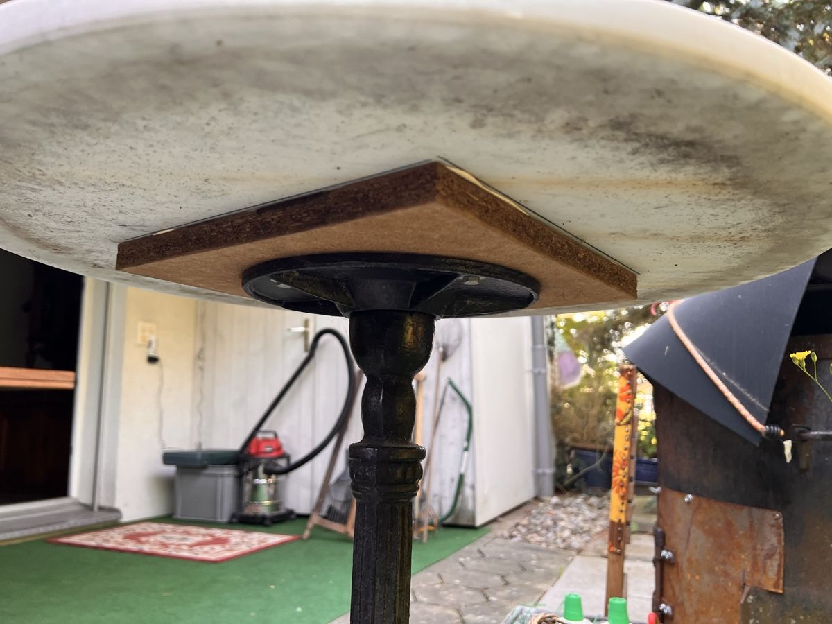 Tische: Rundtisch mit Eisengussfuss (214) – Gebraucht aus Glattfelden von maa_qcj8 6