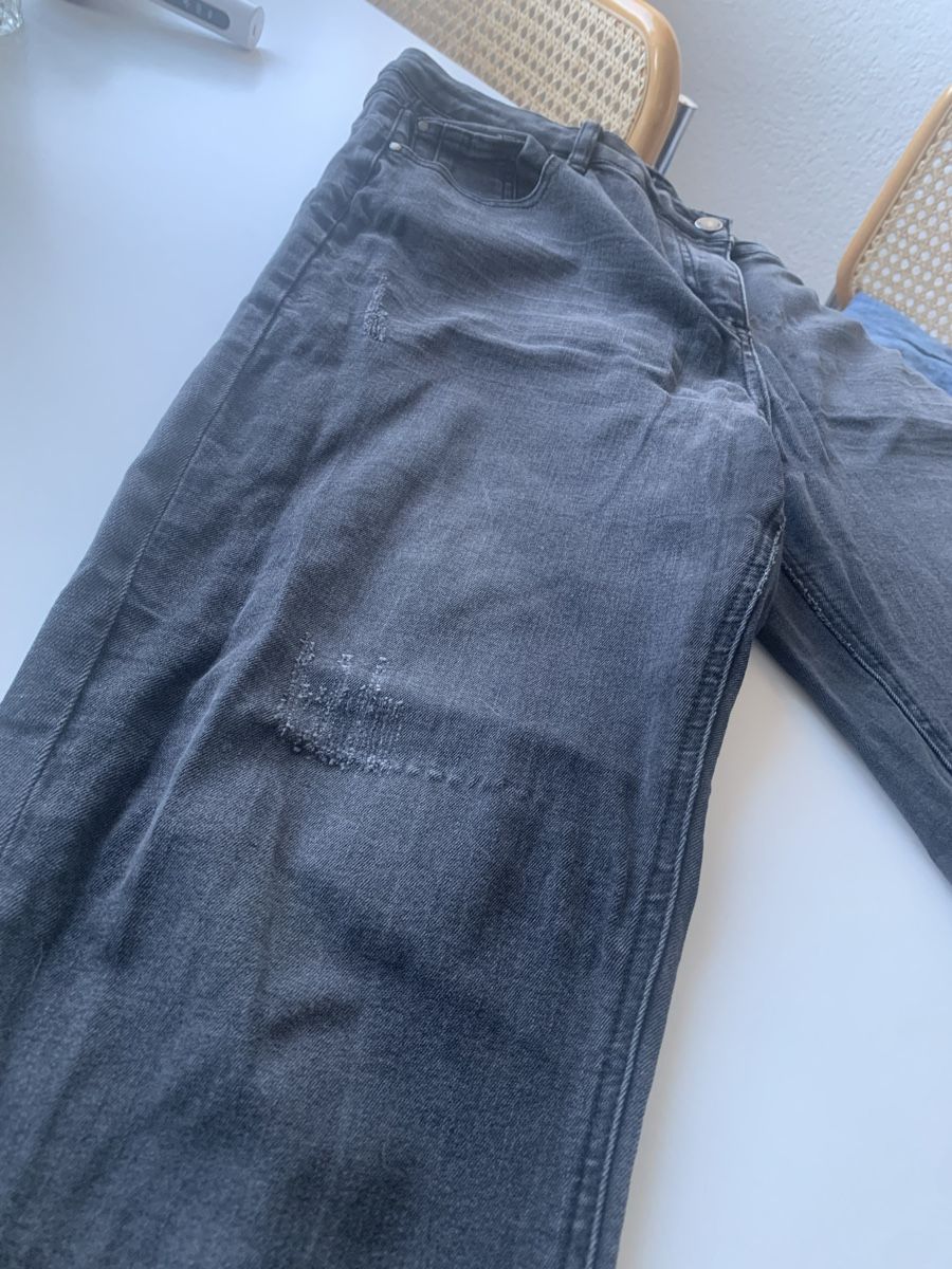 Jeans: Graue Jeans mit Blumenmuster, Damen Hose, Grösse 46 – Gebraucht aus Basel von ari_xy65 2