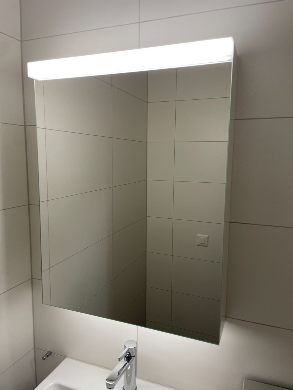 Armadietti a specchio: Spiegelschrank Sidler – Nuovo e nell'imballaggio originale da Stans venduto da leoOs 1