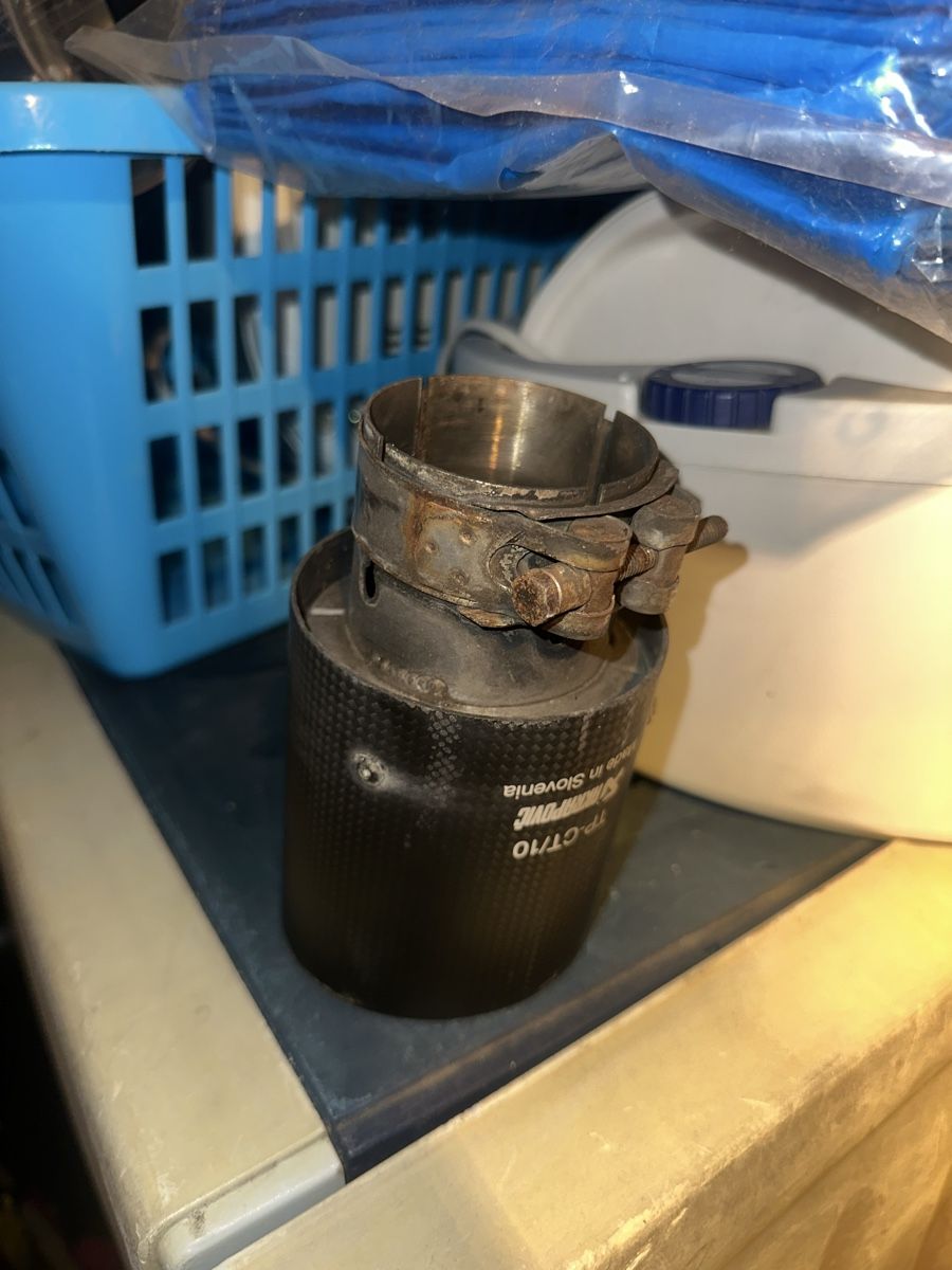 Auspuffanlagen: Akrapovic Auspuffblenden – Gebraucht aus Muri b. Bern von RealM73 1