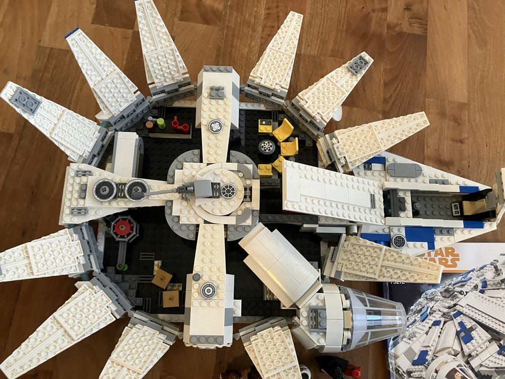 LEGO Star Wars 75212 Kessel Run Millennium Falcon 3