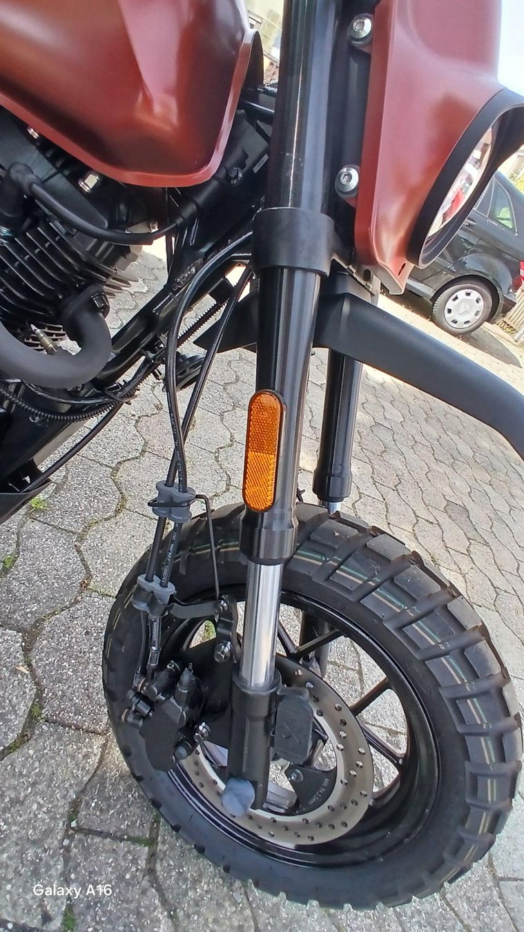 Brixton Motorcycles Strasse: Brixton Crossfire 125 XS Neu, 0 km – Neu (gemäss Beschreibung) aus Wiedlisbach von Hobby2 5