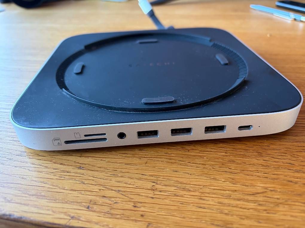Satechi Docking station: Dock Satechi pour Mac mini ou Studio – Usato da Fribourg venduto da Tipex 1