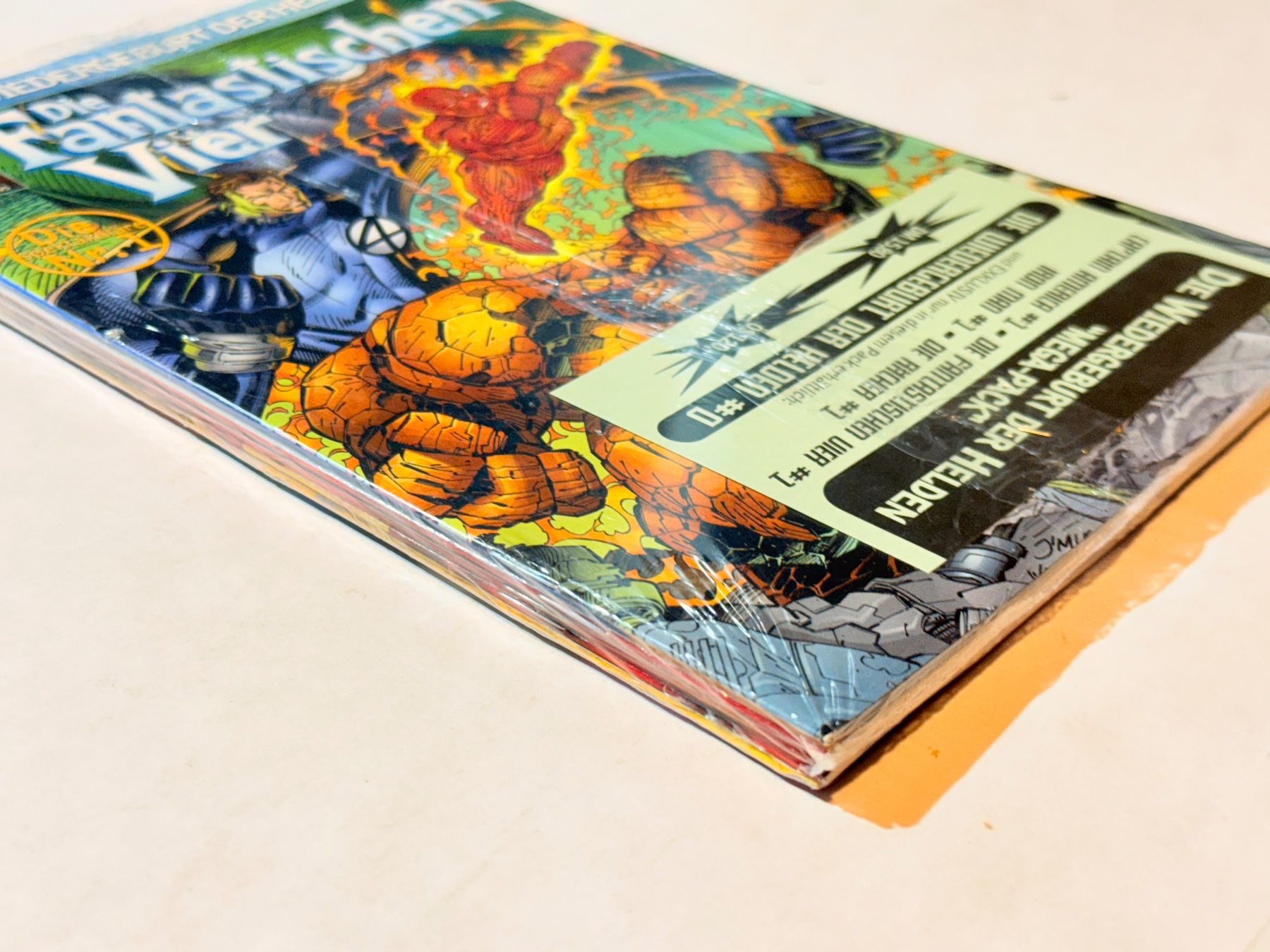 Comics: Fantastic Four Comic #1, Die Wiedergeburt der Helden – Neu und originalverpackt aus Zuerich von SonderArt-Wertgut 1