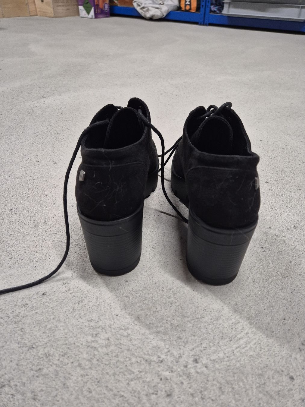 Scarpe da donna: Schwarze Schuhe mit Absatz, Grösse 40 - neuwertig – Usato da Känerkinden venduto da melbaumg 2
